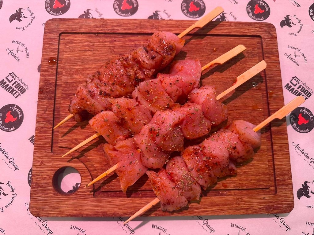 Kuřecí špíz BBQ – halal maso, Anatolia Meat Market Praha